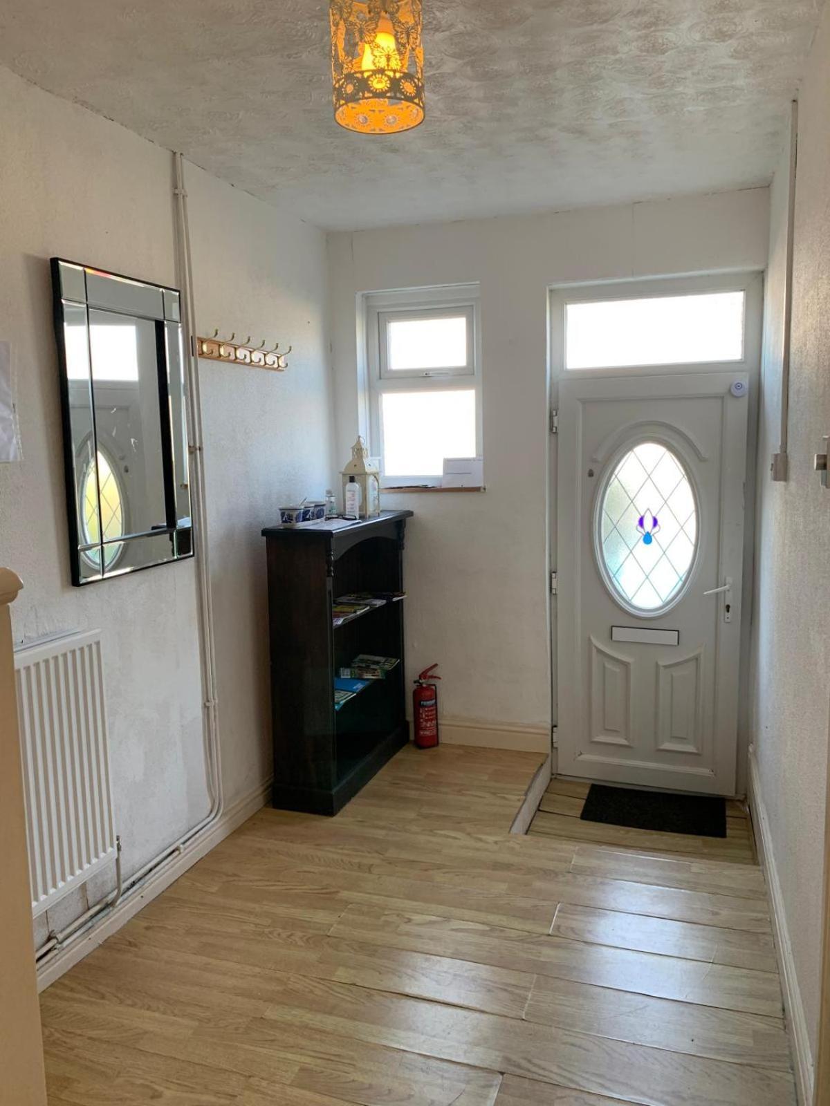 Room Only Guest Accommodation, Guest House Self Catering Bangor  Exteriör bild