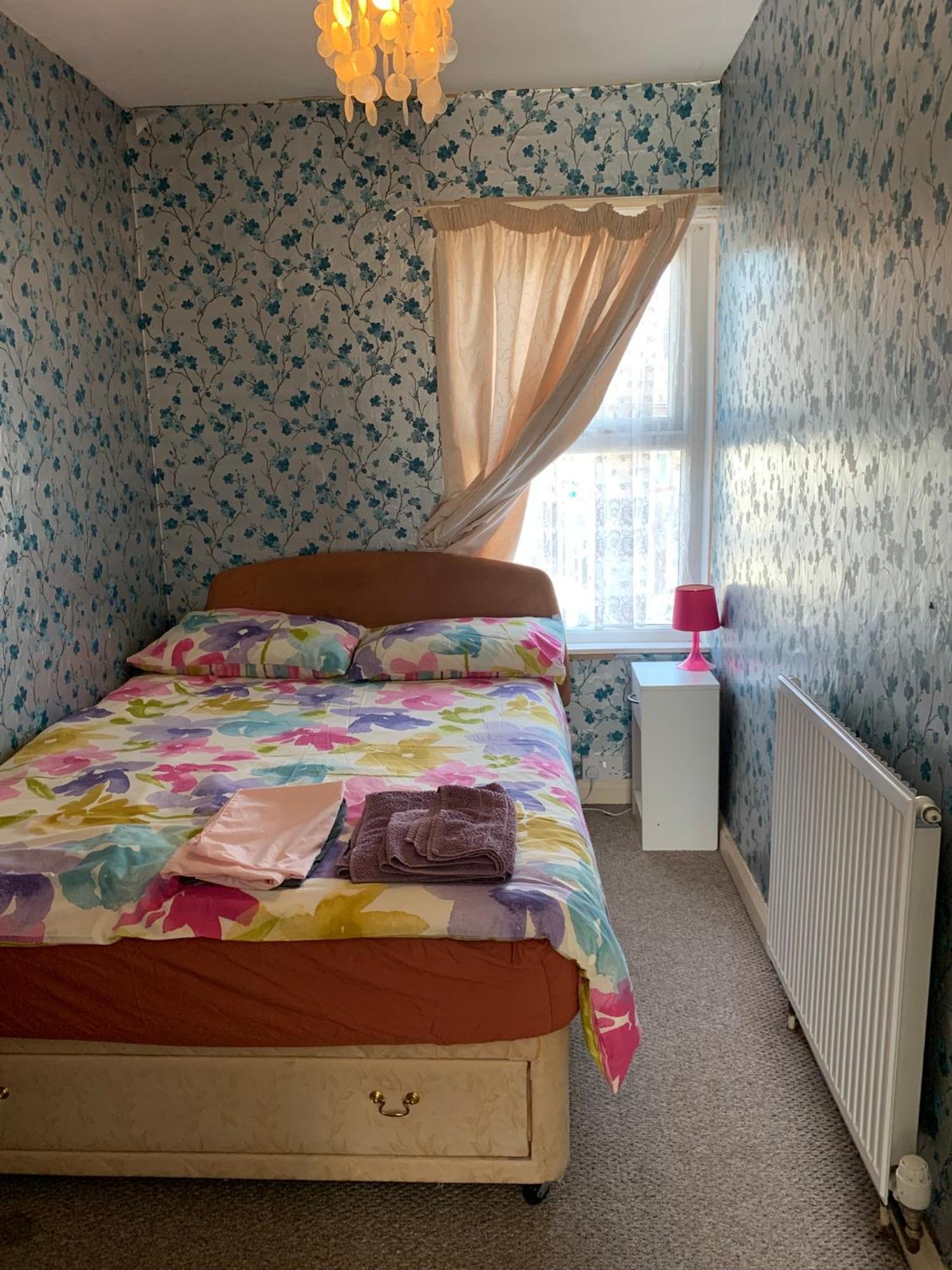 Room Only Guest Accommodation, Guest House Self Catering Bangor  Exteriör bild