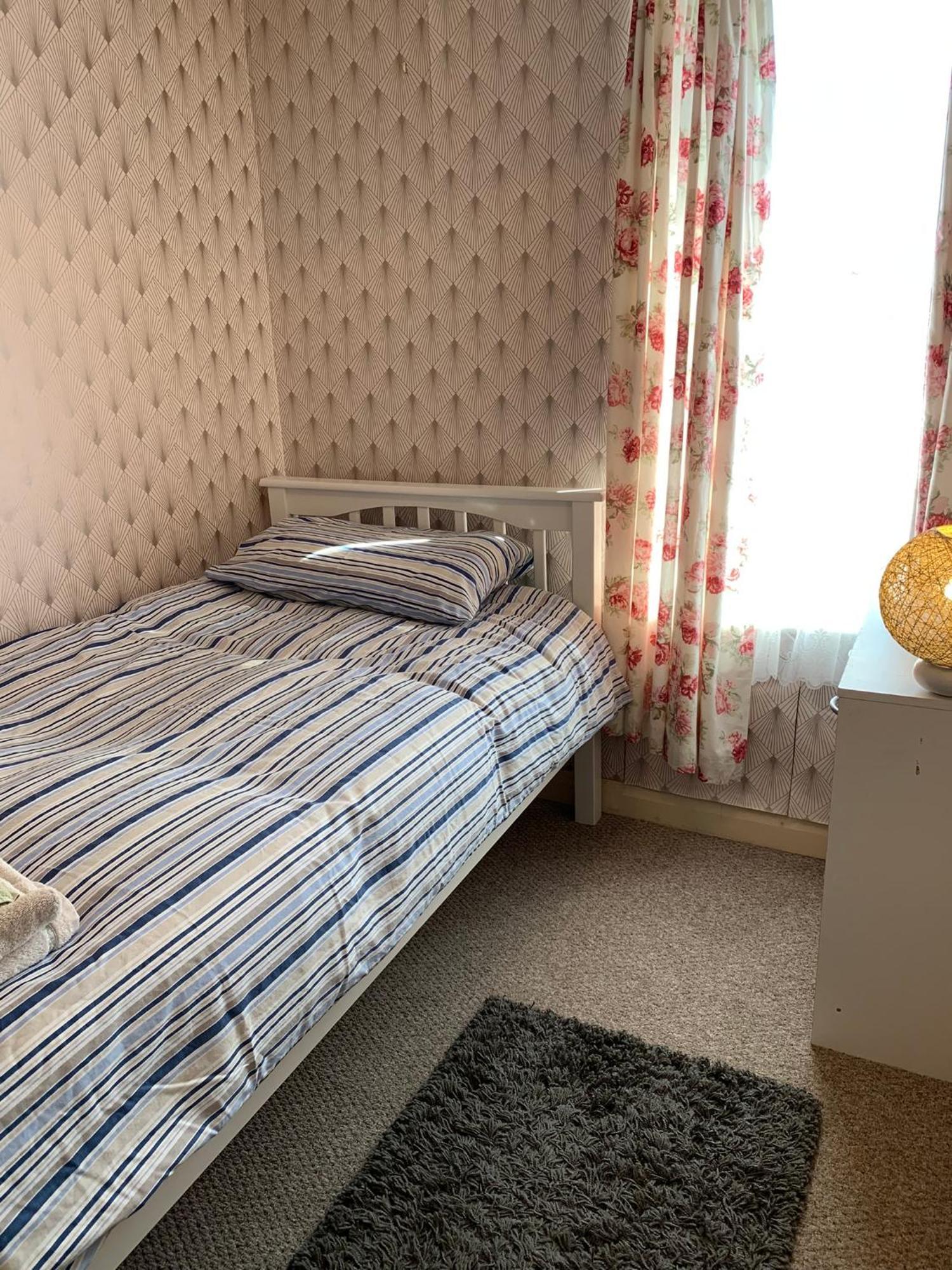 Room Only Guest Accommodation, Guest House Self Catering Bangor  Exteriör bild