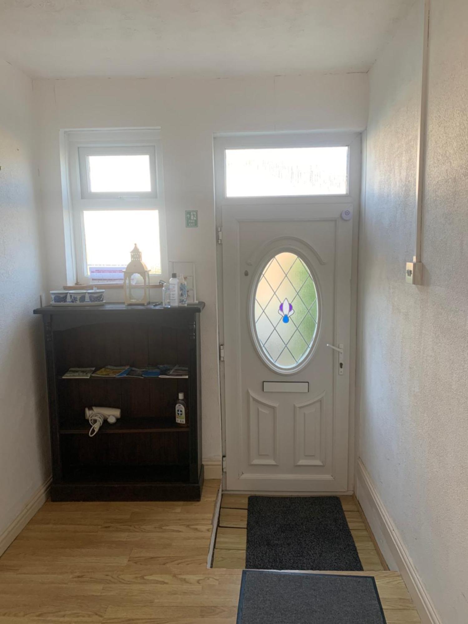 Room Only Guest Accommodation, Guest House Self Catering Bangor  Exteriör bild